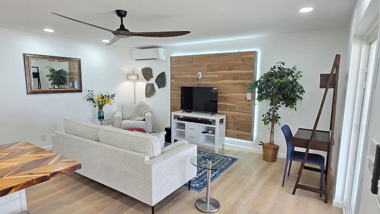 Photo of Livingroom in Ewa