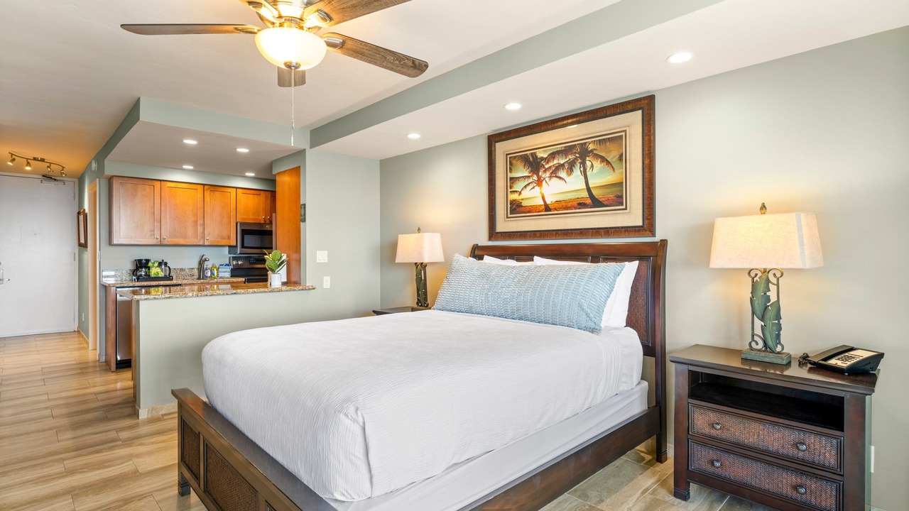 Photo of Bedroom in Historic Lahaina Front Street