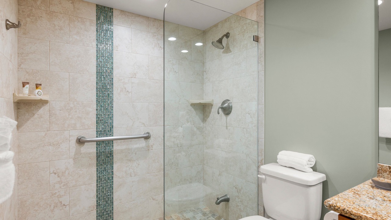 Photo of Bathroom in Historic Lahaina Front Street