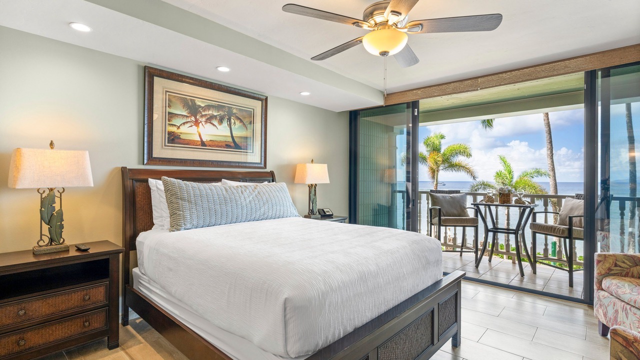 Photo of Bedroom in Historic Lahaina Front Street