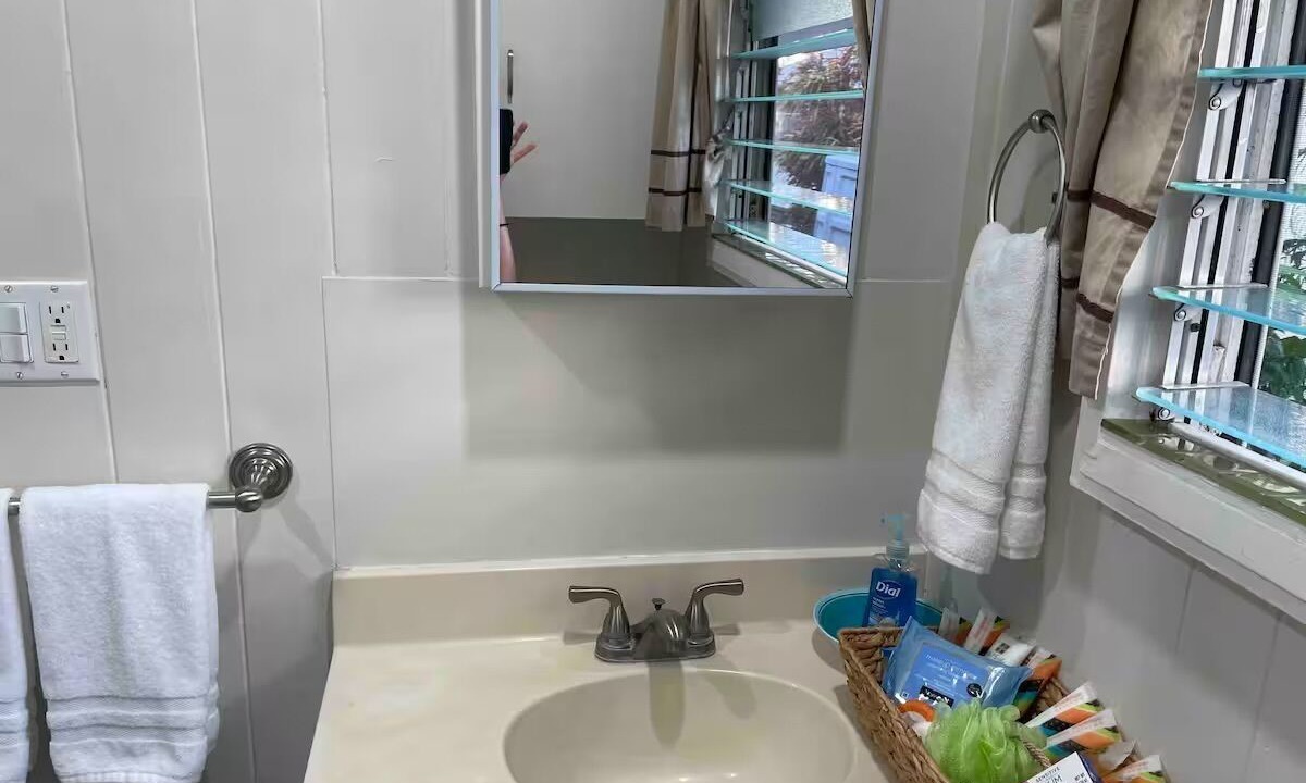 Photo of Bathroom in McCully - Moiliili