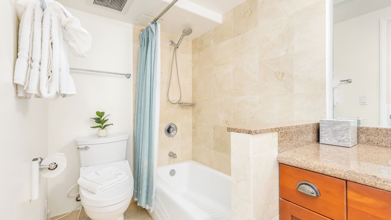 Photo of Bathroom in Waikiki