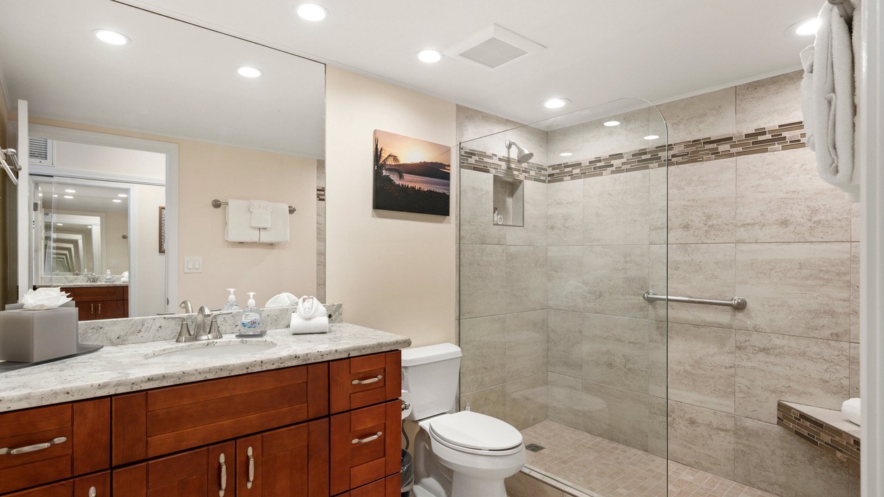 Photo of Bathroom in Lahaina