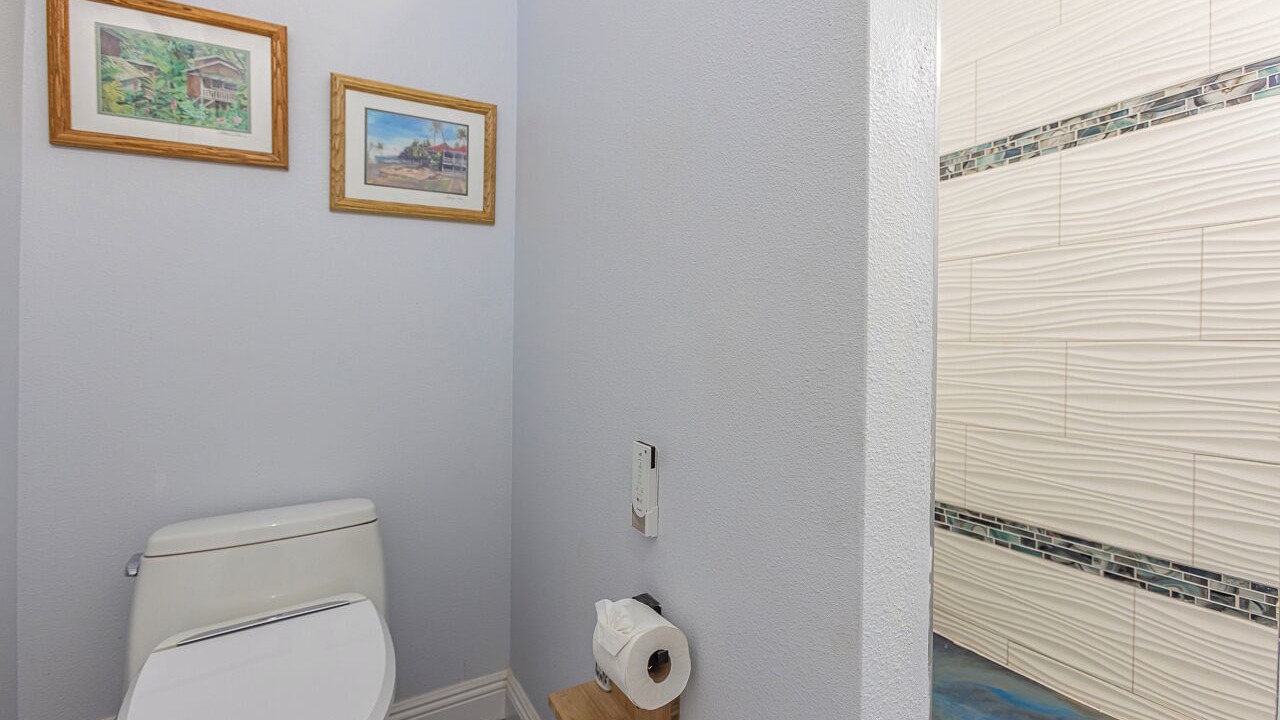Photo of Bathroom in Maalaea