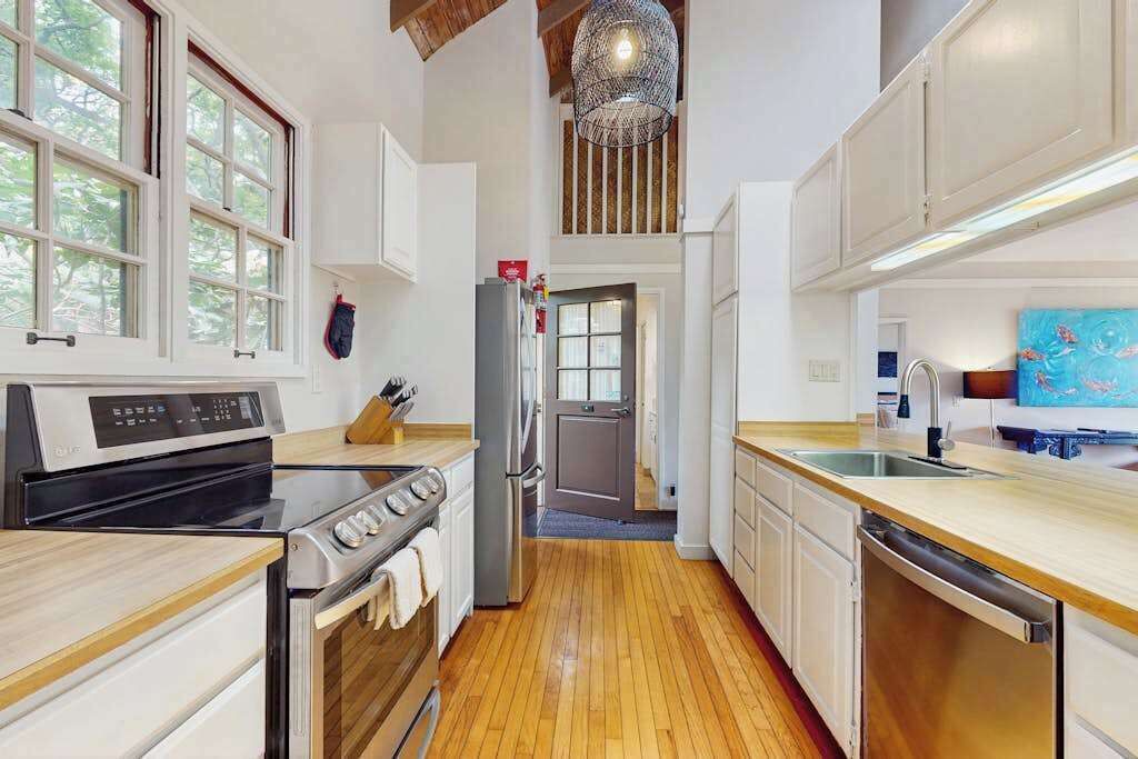 Photo of Kitchen in Maunaloa