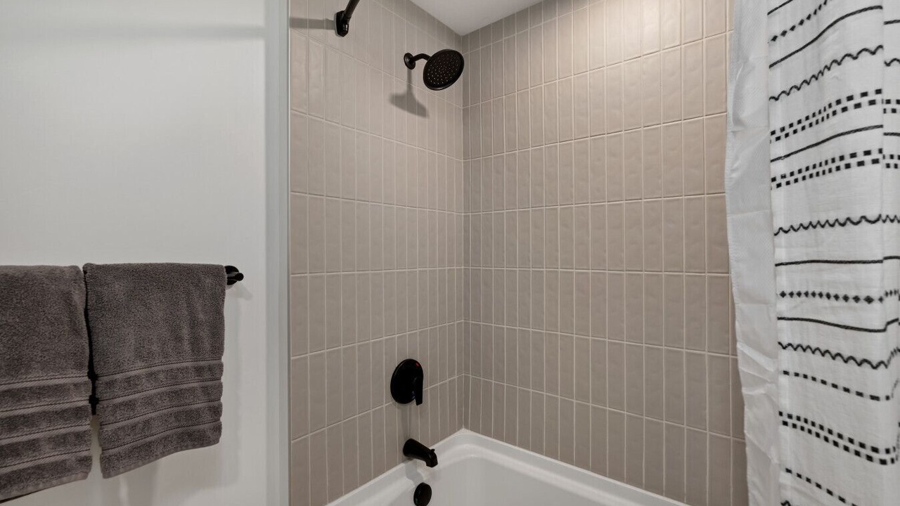 Photo of Bathroom in People's Freeway