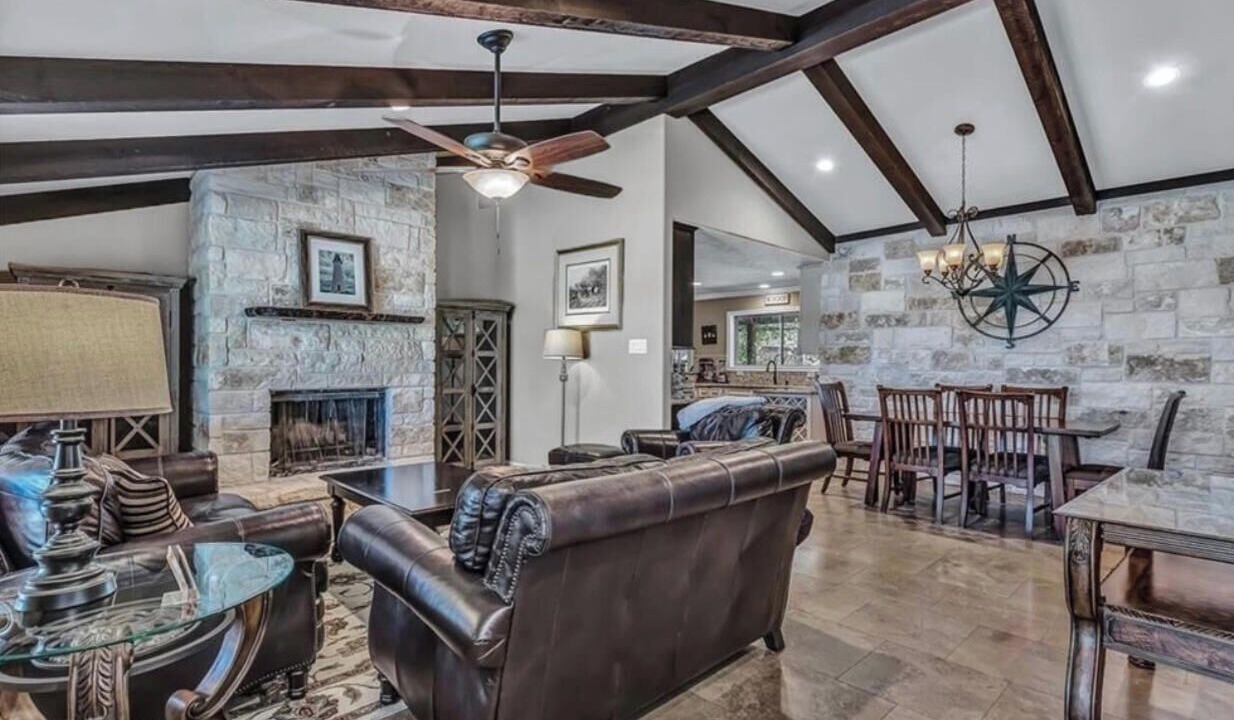 Photo of Livingroom in Redmond Terrace