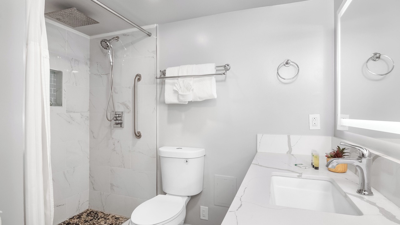 Photo of Bathroom in Waikiki