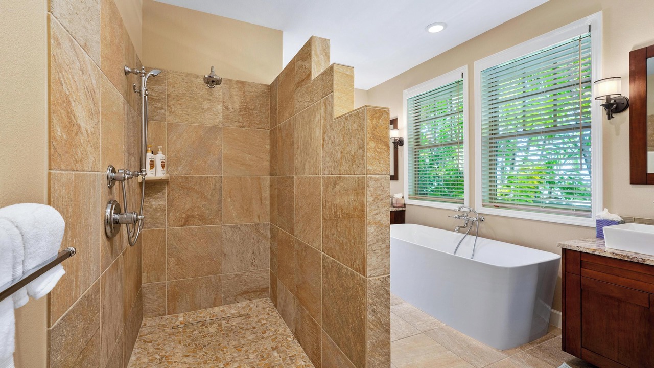 Photo of Bathroom in Keauhou