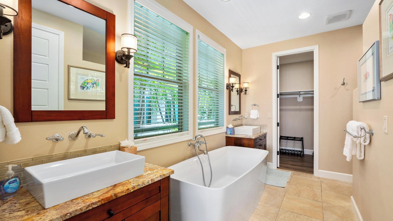 Photo of Bathroom in Keauhou