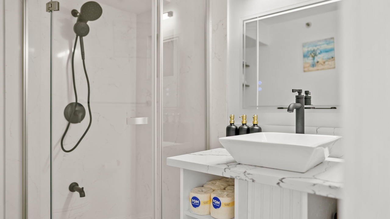 Photo of Bathroom in Diamond Head - Kapahulu - St. Louis