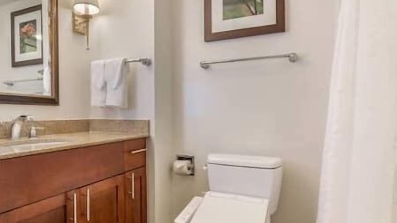 Photo of Bathroom in Waikiki
