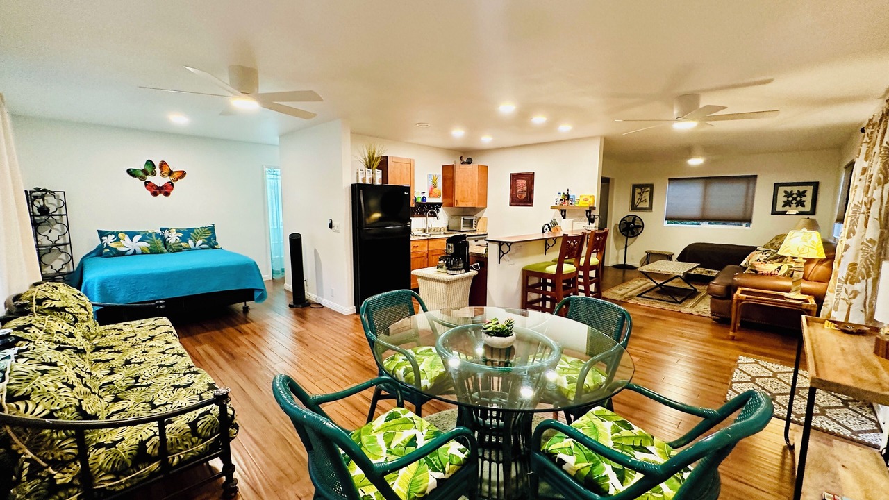 Photo of Livingroom in Historic Kailua Village