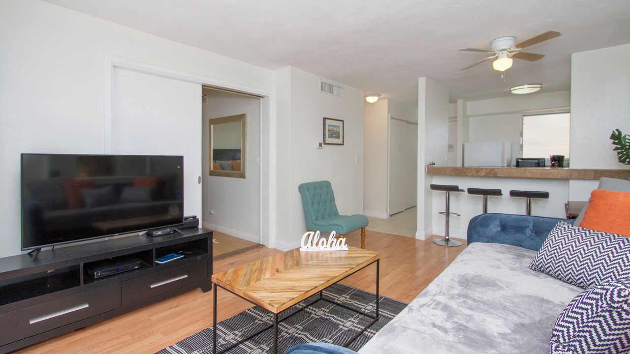 Photo of Livingroom in McCully - Moiliili