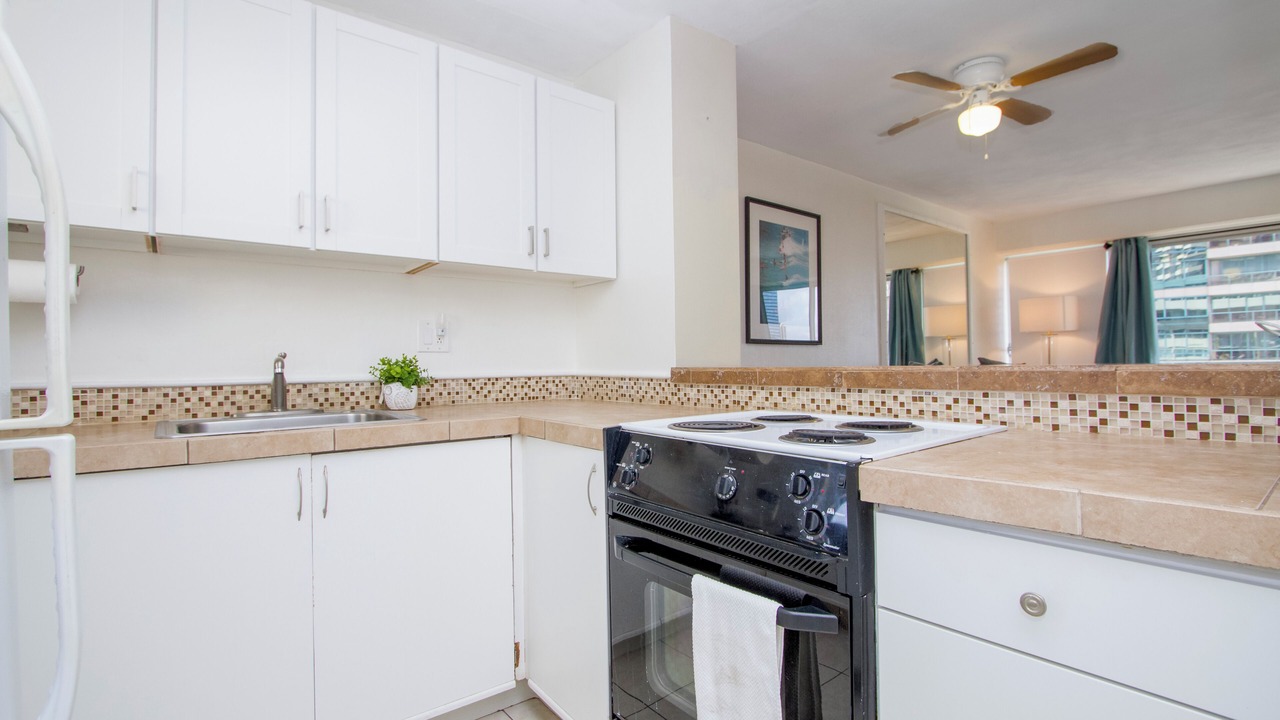 Photo of Kitchen in McCully - Moiliili