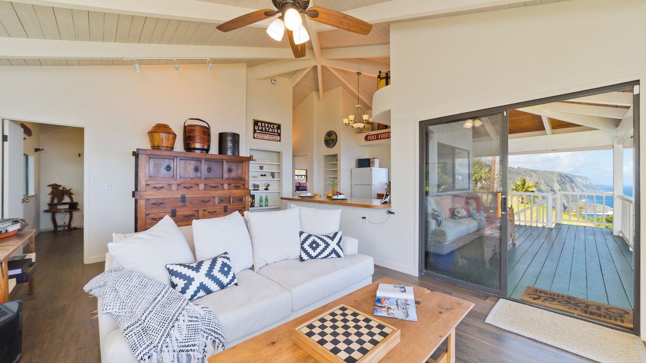 Photo of Livingroom in Waipio