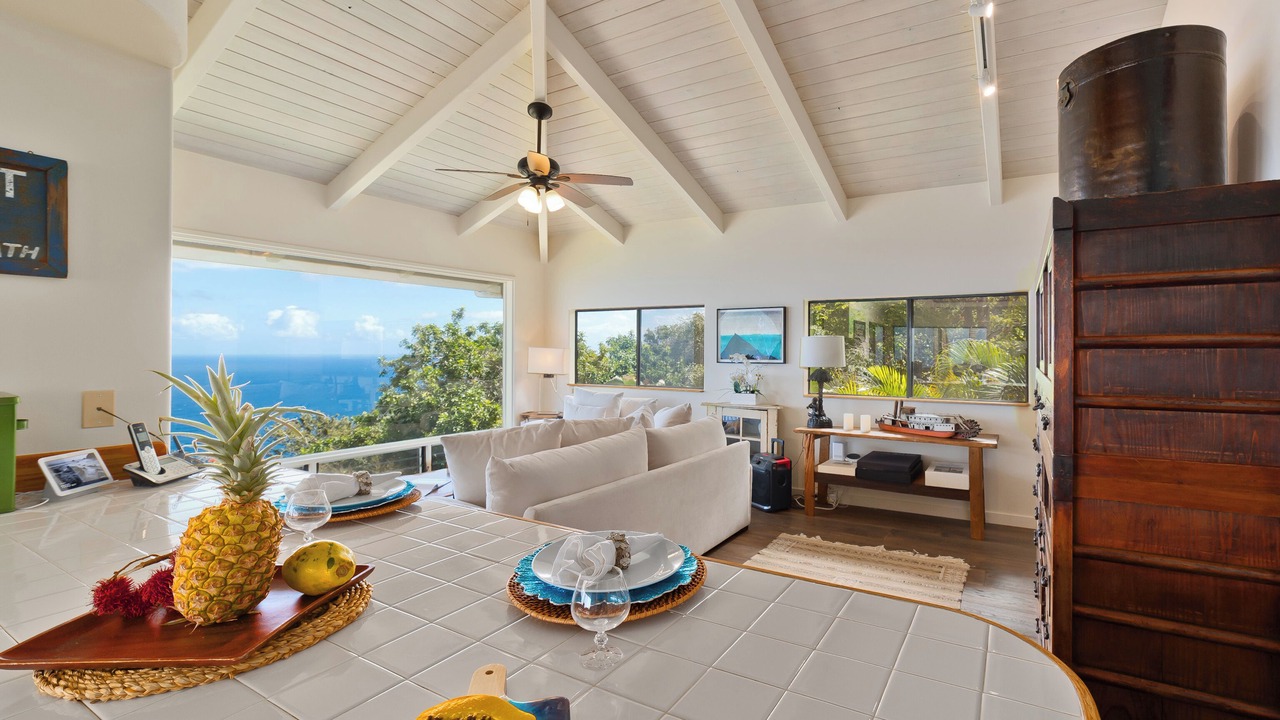 Photo of Livingroom in Waipio