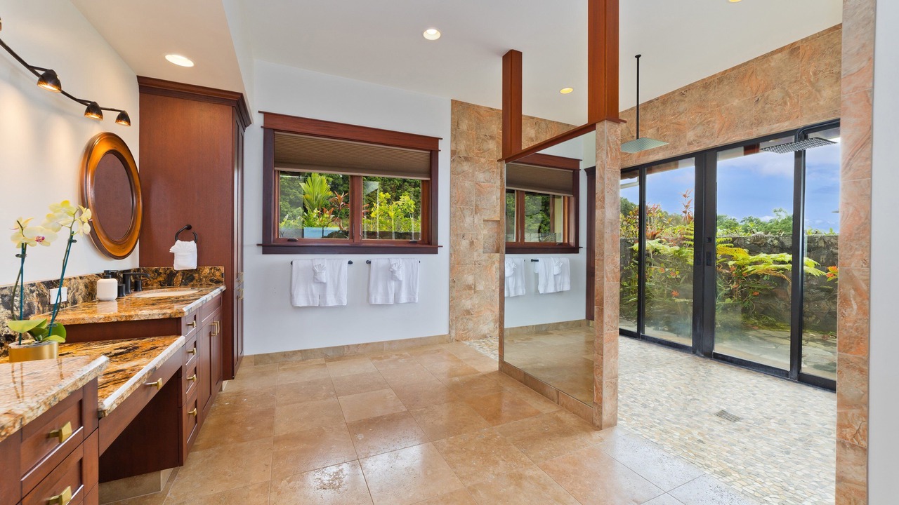 Photo of Bathroom in Historic Kailua Village