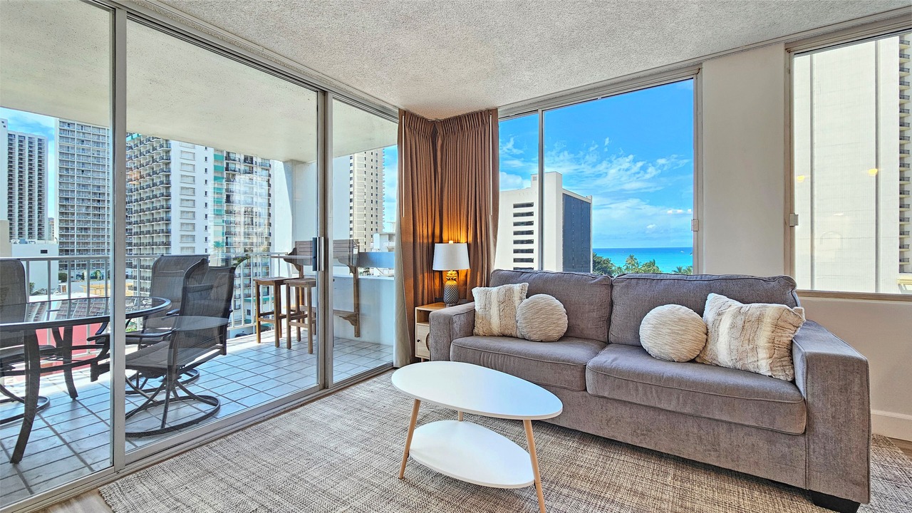 Photo of Livingroom in Honolulu