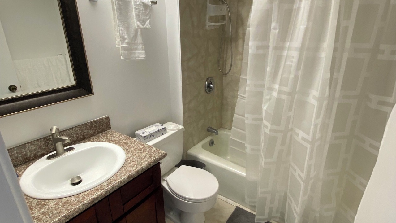 Photo of Bathroom in Downtown Honolulu