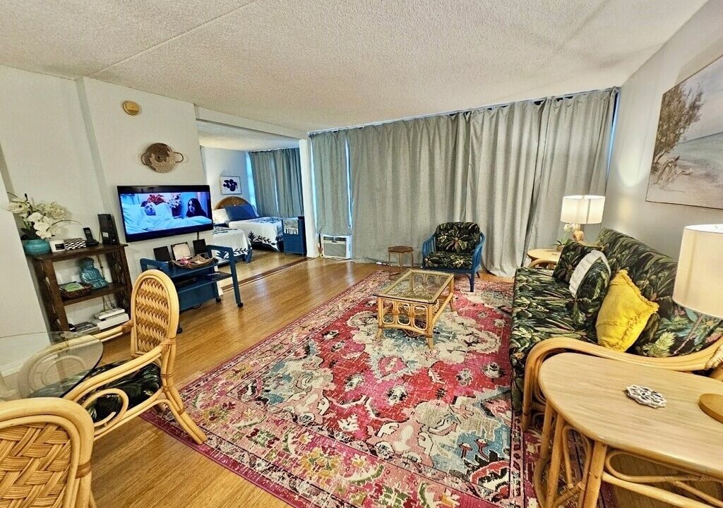 Photo of Livingroom in Diamond Head - Kapahulu - St. Louis