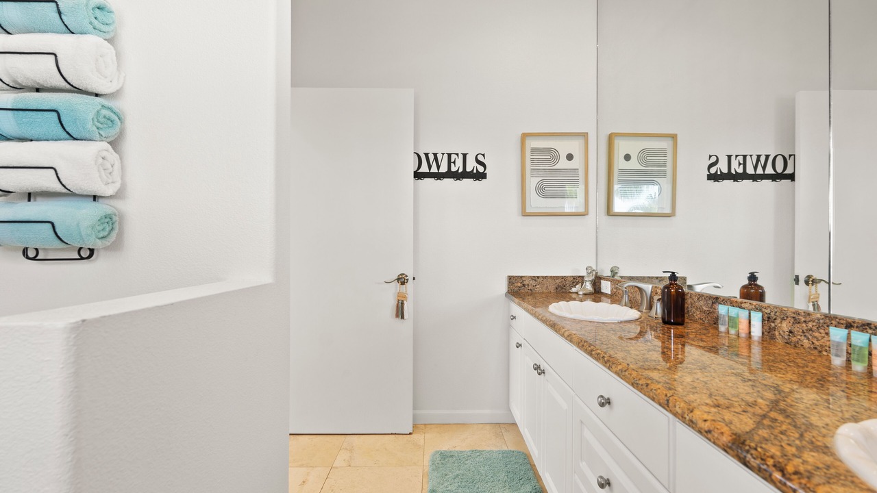 Photo of Bathroom in Makaha