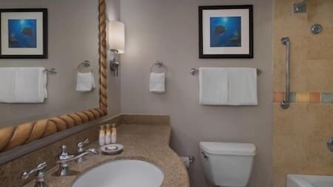 Photo of Bathroom in Lahaina