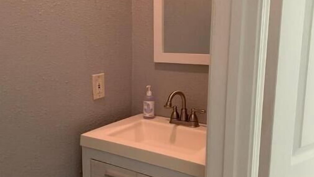 Photo of Bathroom in Hilo