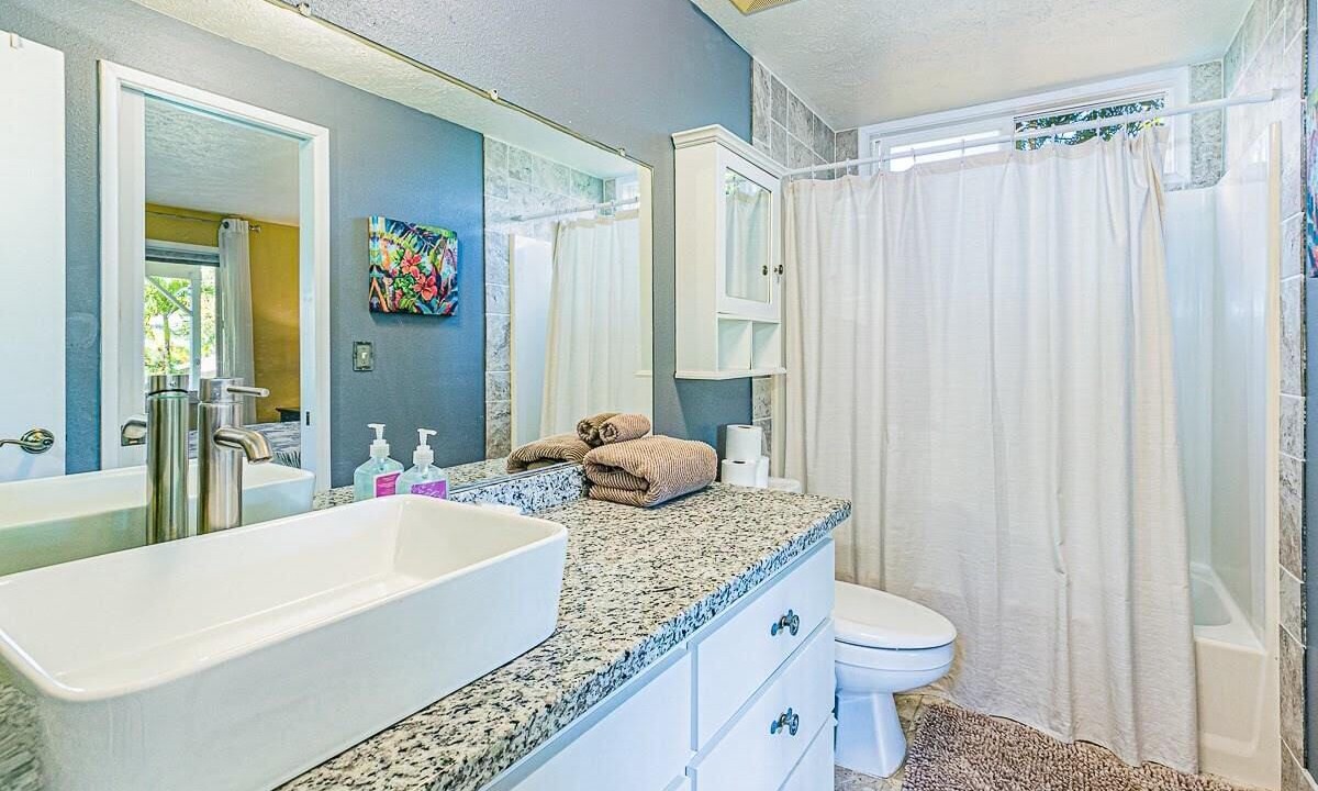 Photo of Bathroom in Kapoho