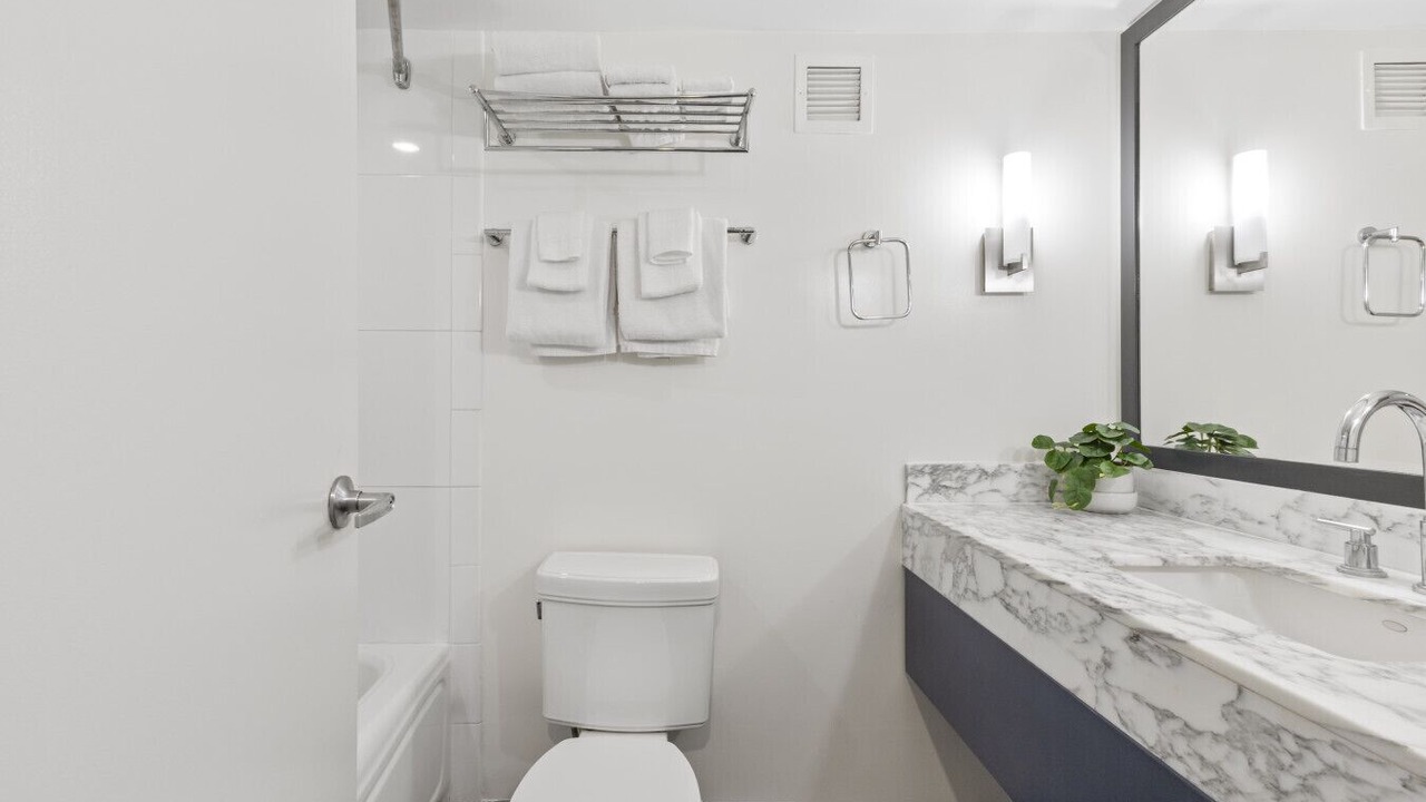 Photo of Bathroom in Ala Moana