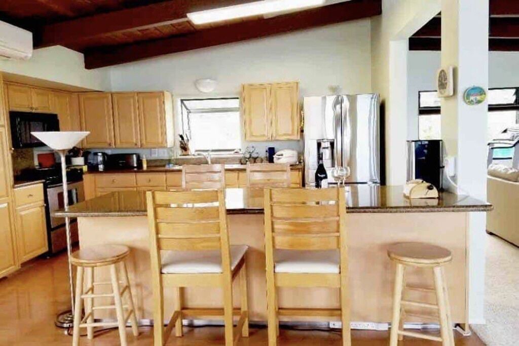 Photo of Kitchen in Waialae Iki Ridge
