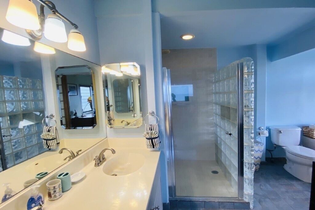 Photo of Bathroom in Waialae Iki Ridge