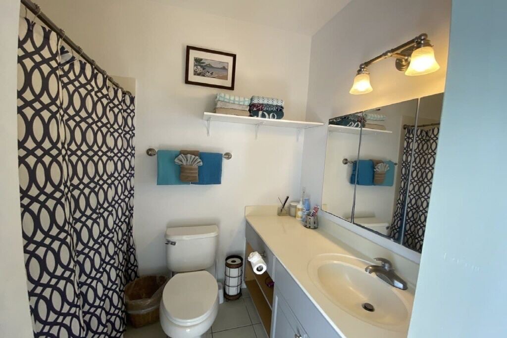 Photo of Bathroom in Waialae Iki Ridge