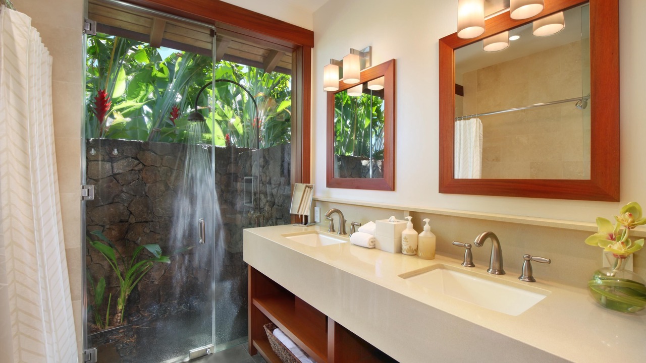 Photo of Bathroom in Poipu