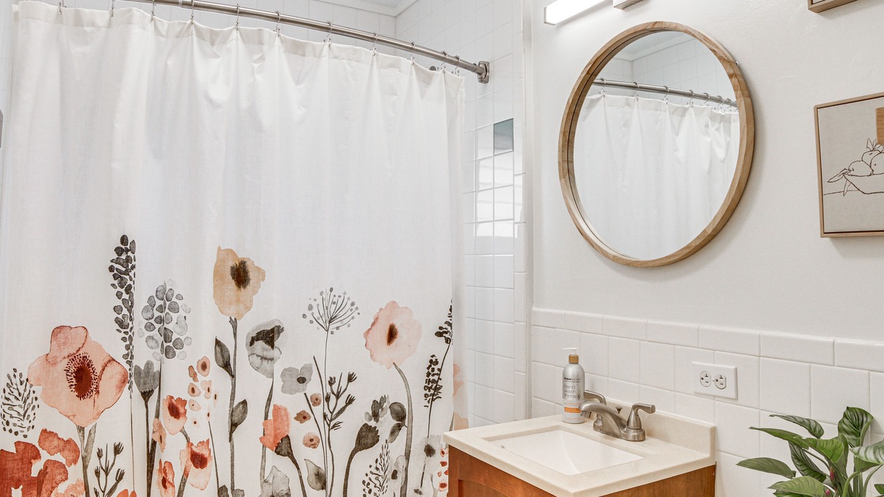 Photo of Bathroom in Hilo