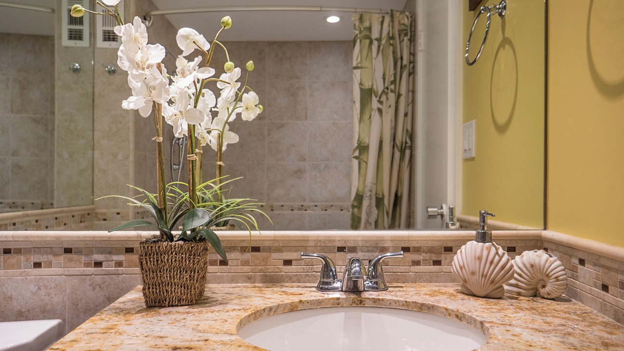 Photo of Bathroom in McCully - Moiliili