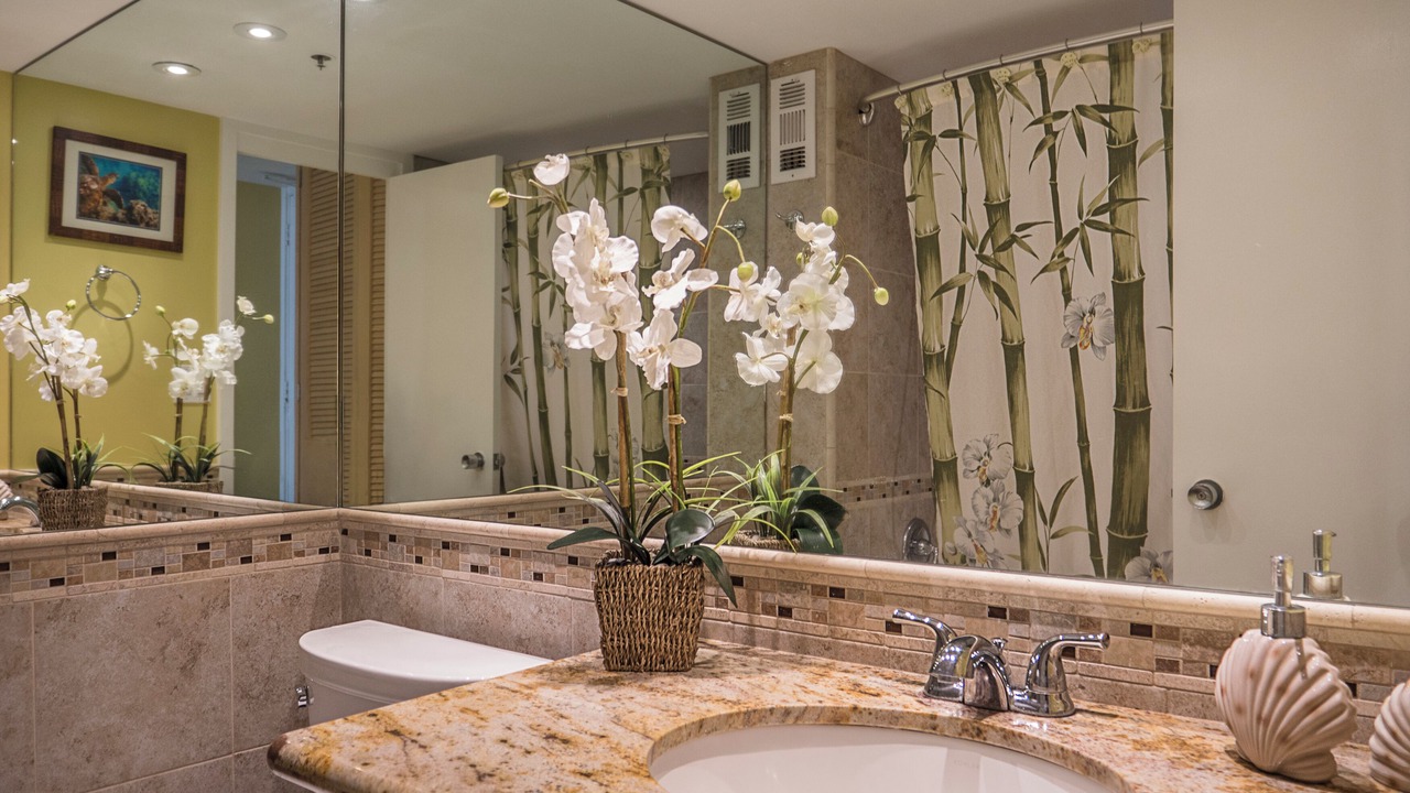 Photo of Bathroom in McCully - Moiliili