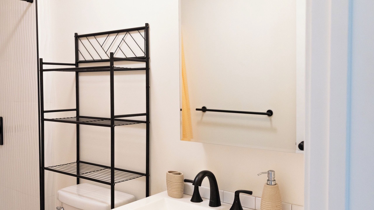 Photo of Bathroom in Waialua