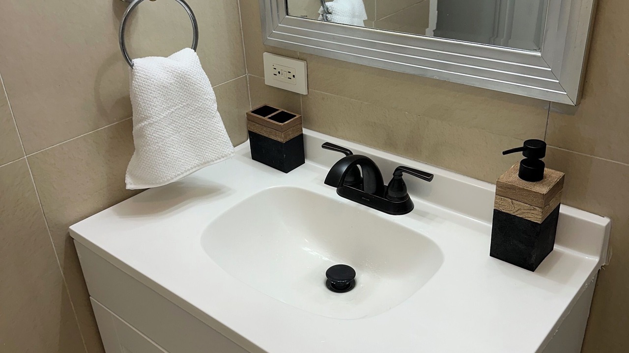 Photo of Bathroom in Western Honolulu