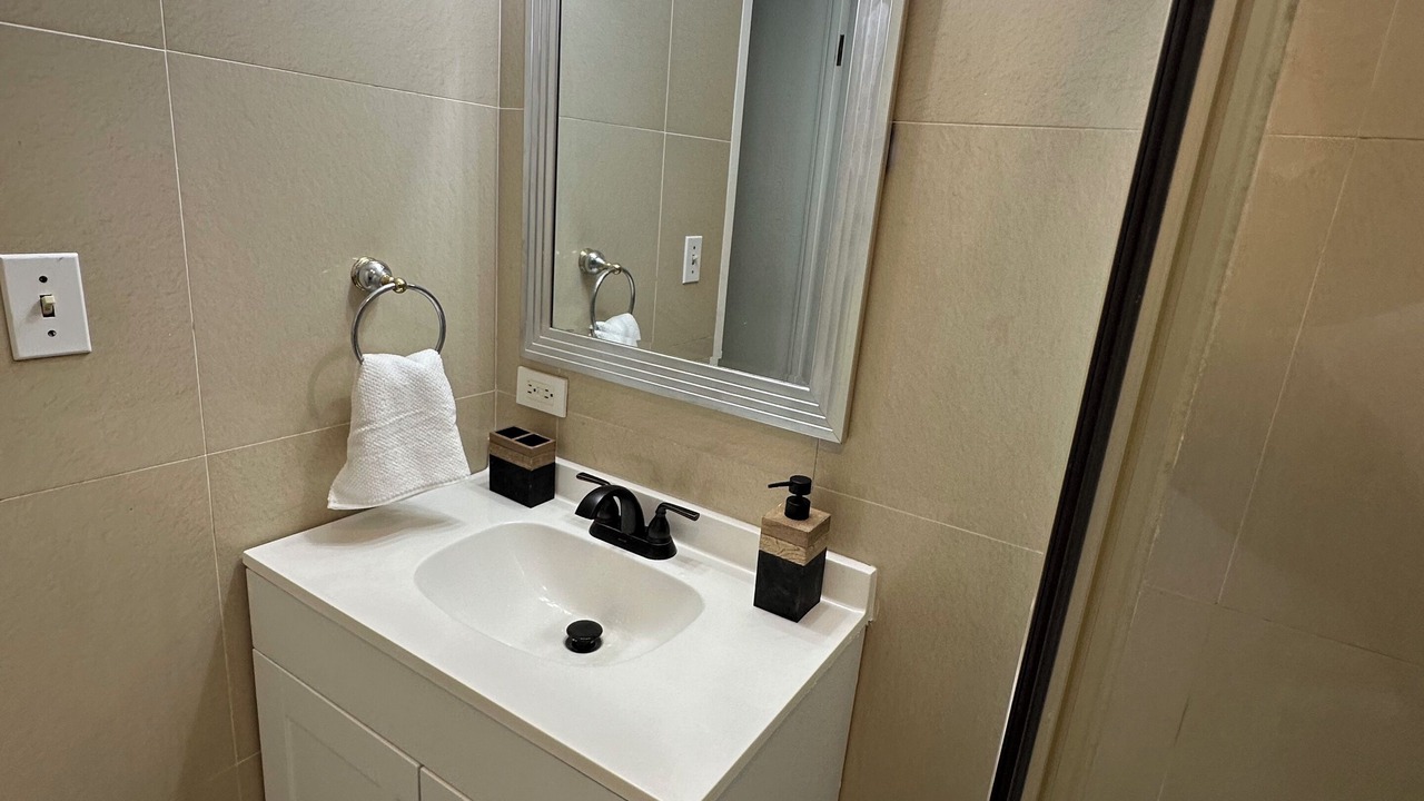 Photo of Bathroom in Western Honolulu