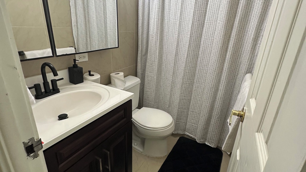 Photo of Bathroom in Western Honolulu