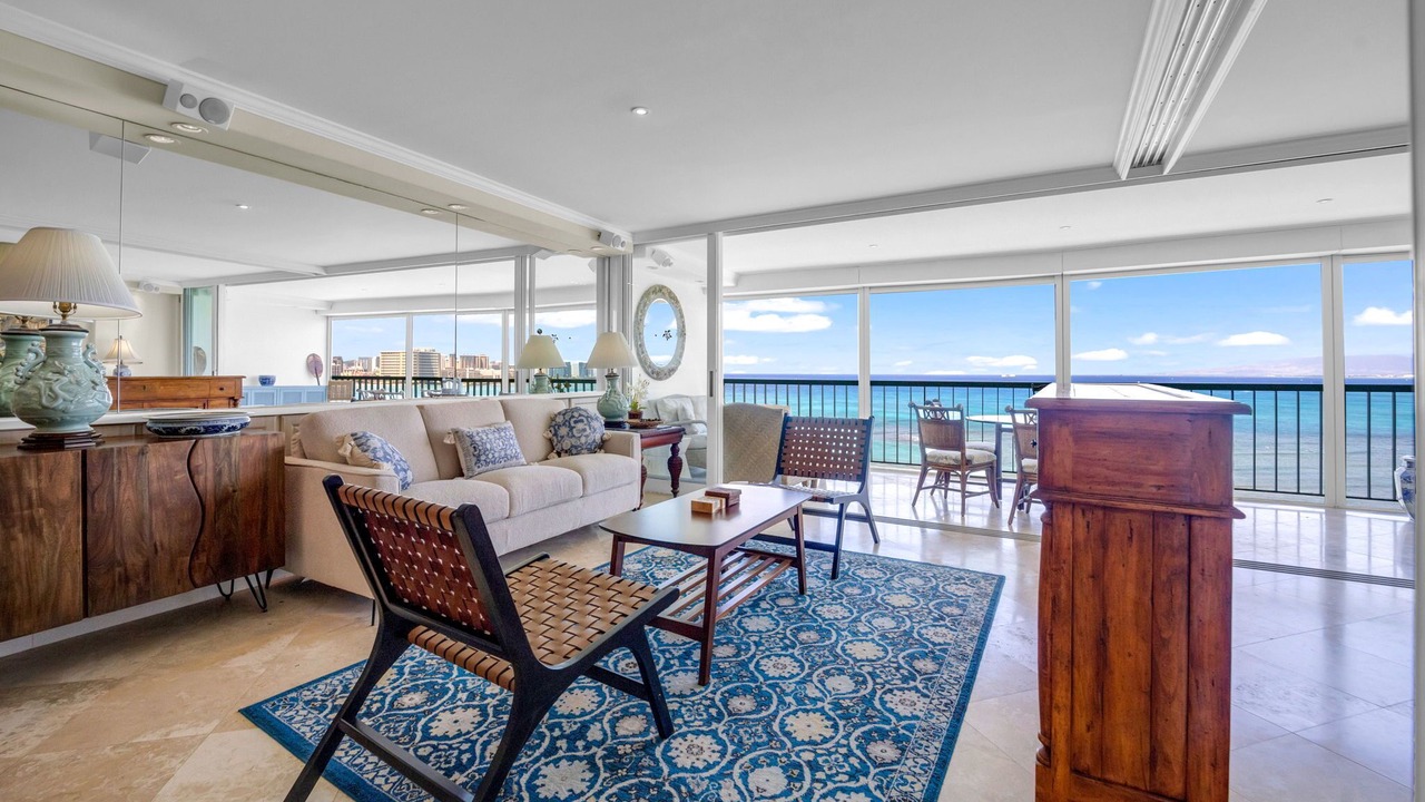 Photo of Livingroom in Diamond Head - Kapahulu - St. Louis