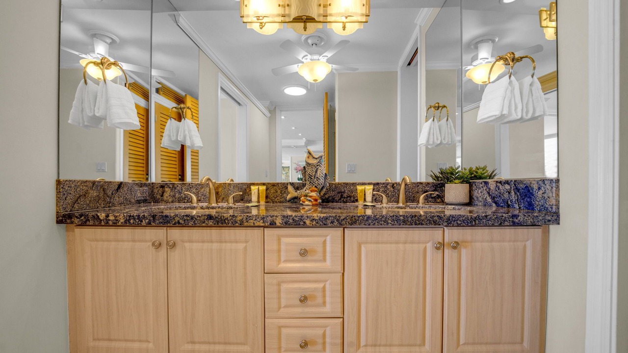 Photo of Bathroom in Diamond Head - Kapahulu - St. Louis
