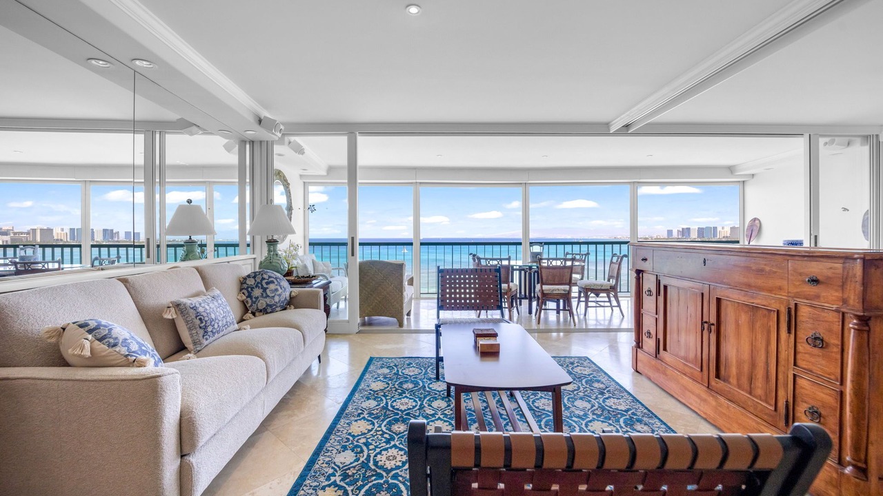 Photo of Livingroom in Diamond Head - Kapahulu - St. Louis