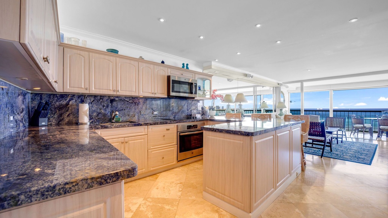 Photo of Kitchen in Diamond Head - Kapahulu - St. Louis