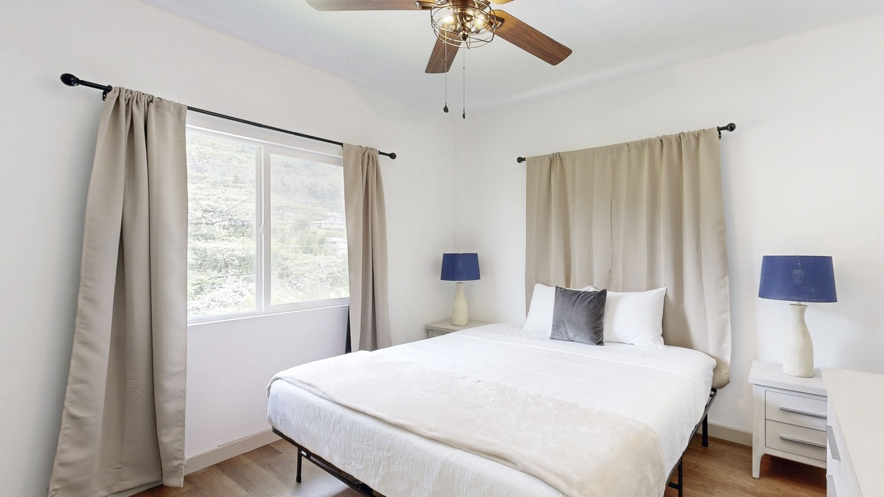 Photo of Bedroom in Kalihi Valley