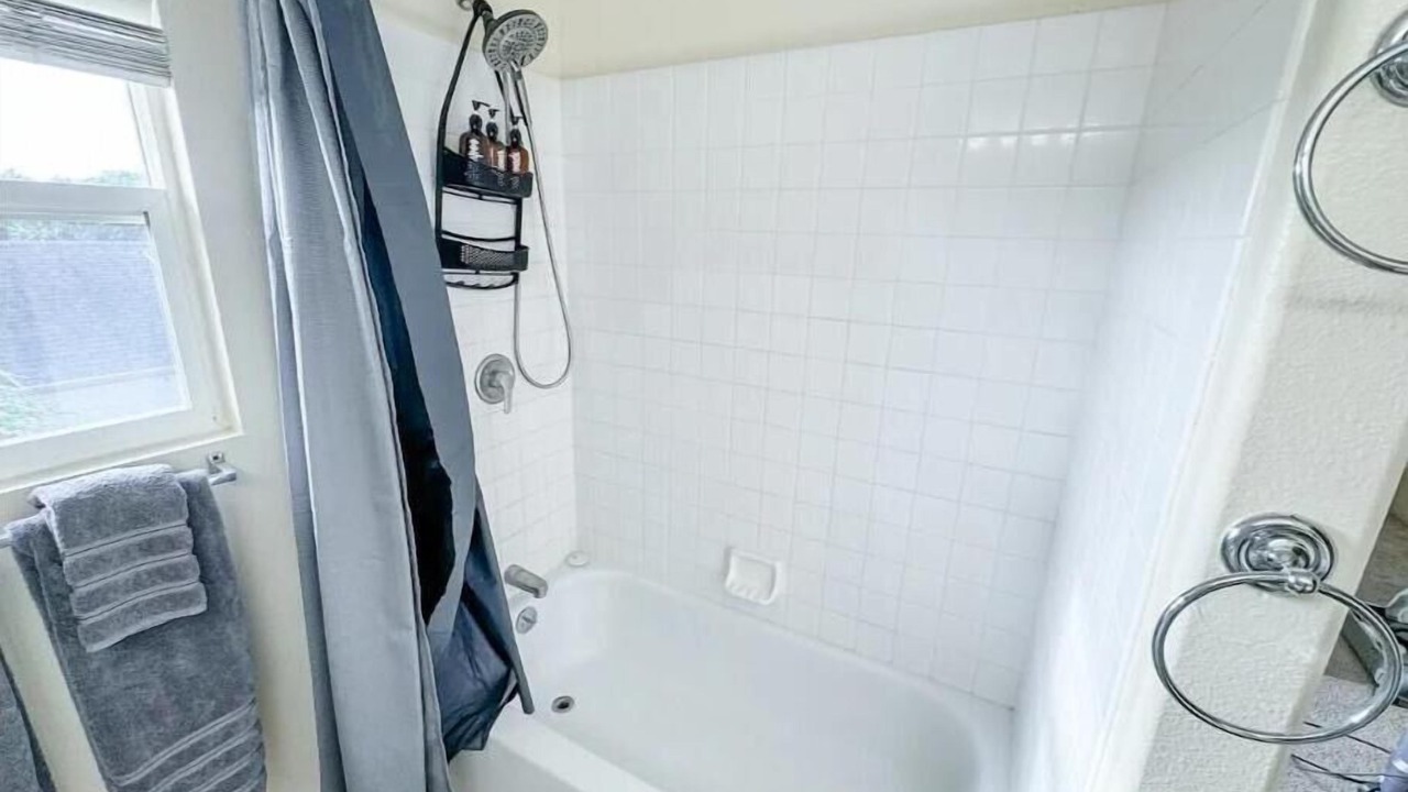 Photo of Bathroom in Ewa