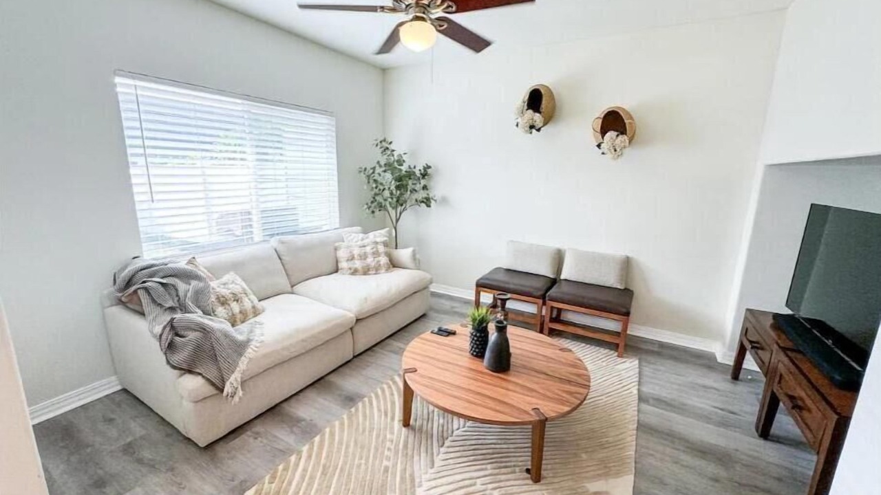 Photo of Livingroom in Ewa