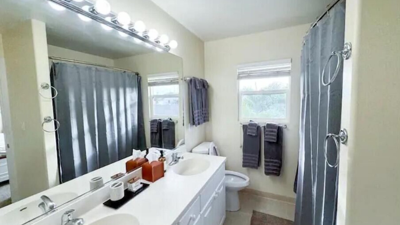 Photo of Bathroom in Ewa