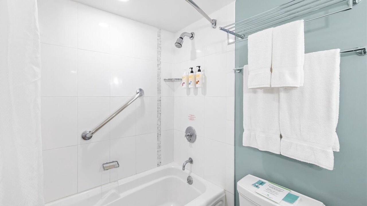 Photo of Bathroom in Ala Moana